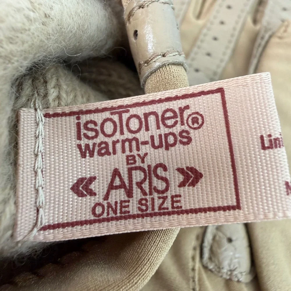 Isotoner Warm Ups by Aris One‎ Size Driving Gloves Tan Vintage New without tags